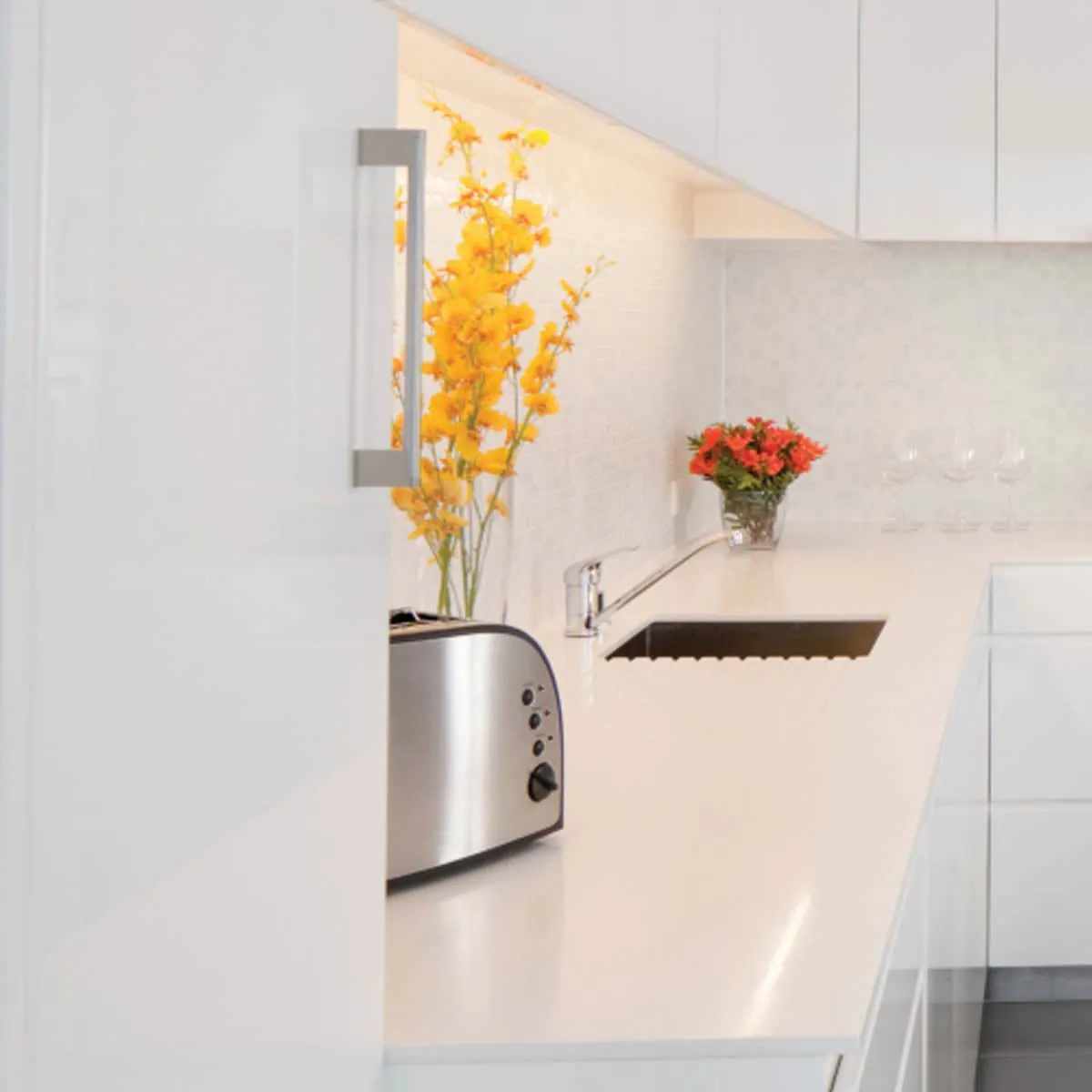 36 Inch Under Cabinet LED Light with Tilting Lens, 1900 Lumens, Selectable CCT, 120V